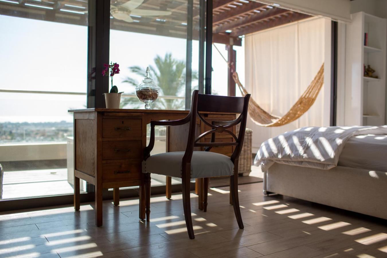 Penthouse Duplex Overlooking The Mediterranean Larnaca Zewnętrze zdjęcie