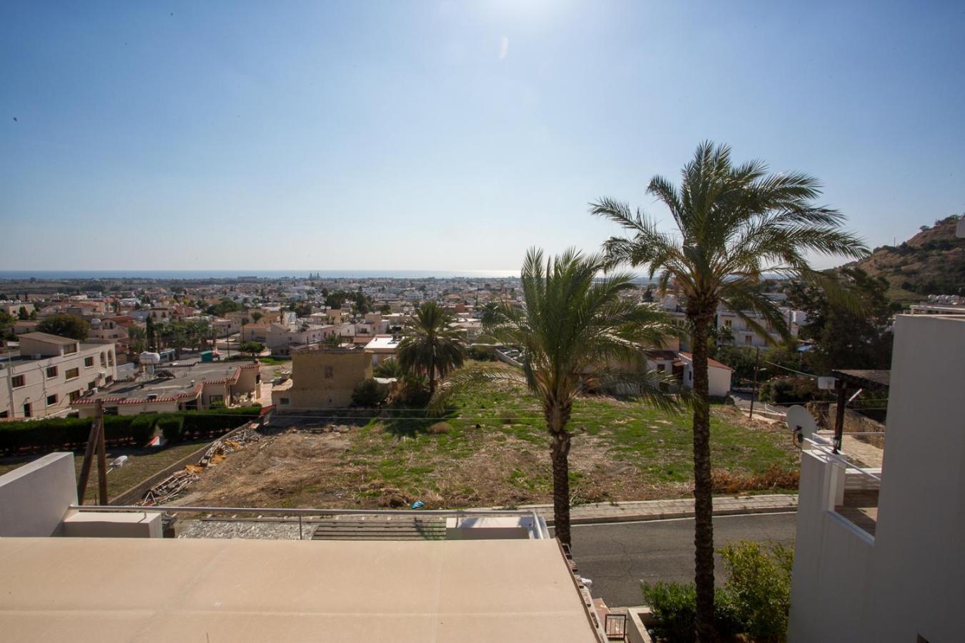 Penthouse Duplex Overlooking The Mediterranean Larnaca Zewnętrze zdjęcie
