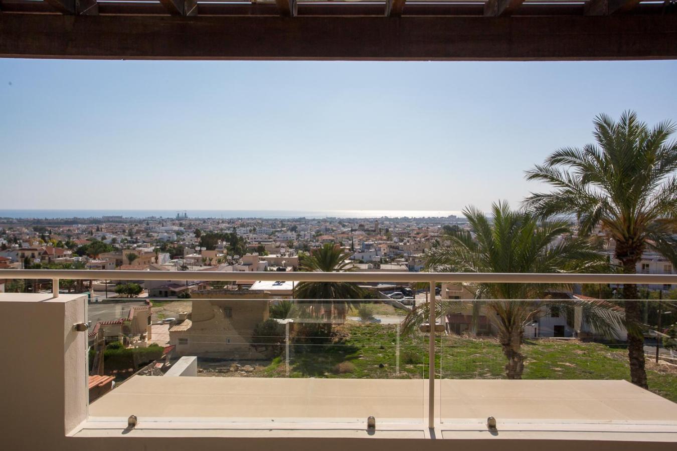 Penthouse Duplex Overlooking The Mediterranean Larnaca Zewnętrze zdjęcie