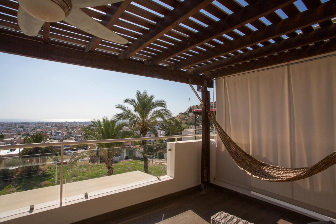 Penthouse Duplex Overlooking The Mediterranean Larnaca Zewnętrze zdjęcie