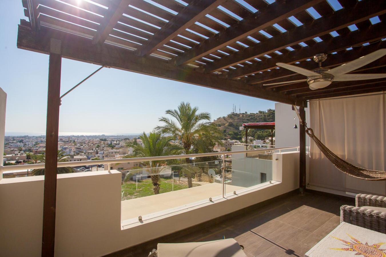 Penthouse Duplex Overlooking The Mediterranean Larnaca Zewnętrze zdjęcie